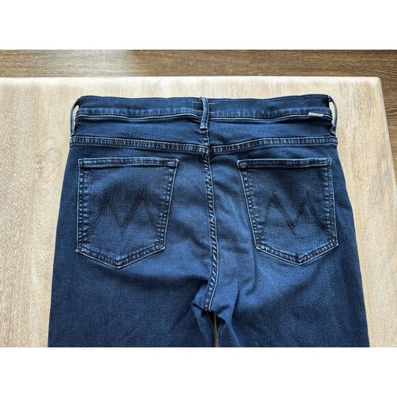 MOTHER The Weekender Fray in Chip on My Shoulder Dark Wash Size 32 Flare - Picture 10 of 11